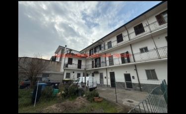 4loc+2s in corte con terrazzo e giardino