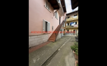 2 locali+s in corte arredato