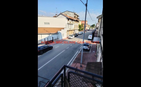 0AA78563-668D-418F-84AF-DB990230DA82